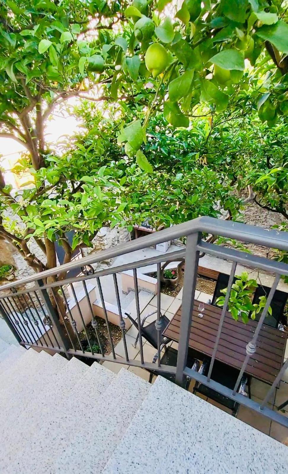 Riva Suite 2 Komiza Exterior photo
