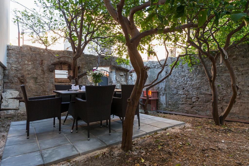 Riva Suite 2 Komiza Exterior photo